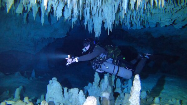 Cave Diver 1,2